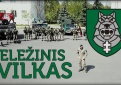 Keliais judės karinės technikos kolonos